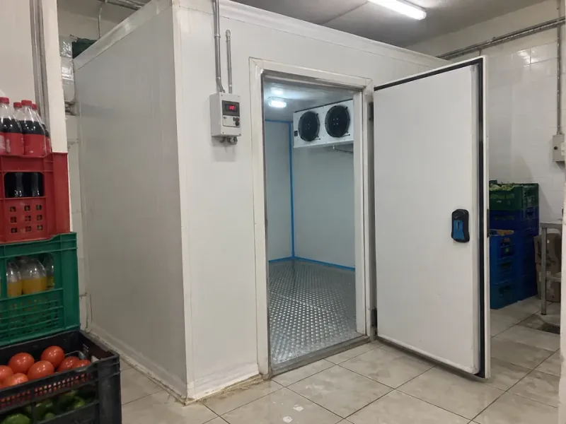 Chambre froide positive de 14 m² dans un supermarché à Casablanca